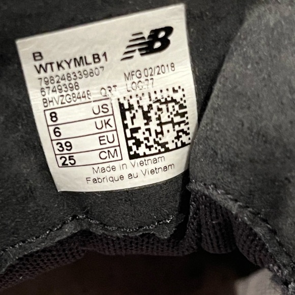 NEW BALANCE SNEAKERS - Picture 9 of 9